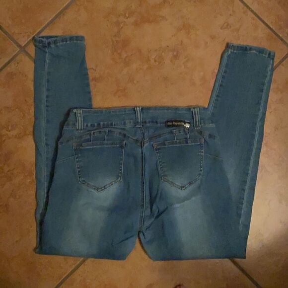 Bluf Republic Jeans   - Picture 2 of 4